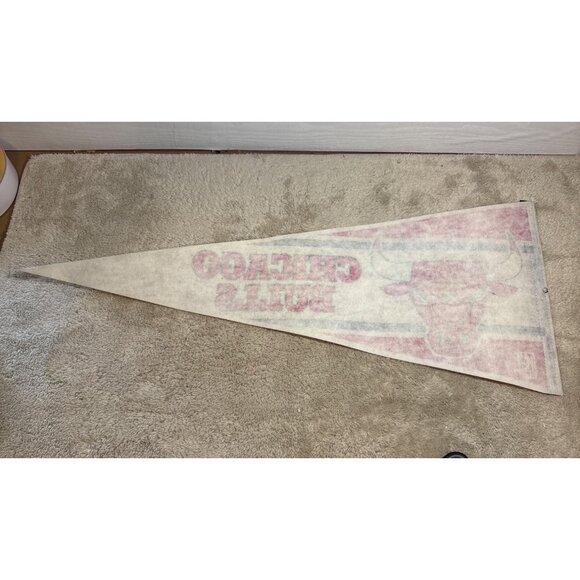 Vintage Chicago Bulls Pennant NBA Licensed Felt Red & White Basketball - Picture 7 of 8
